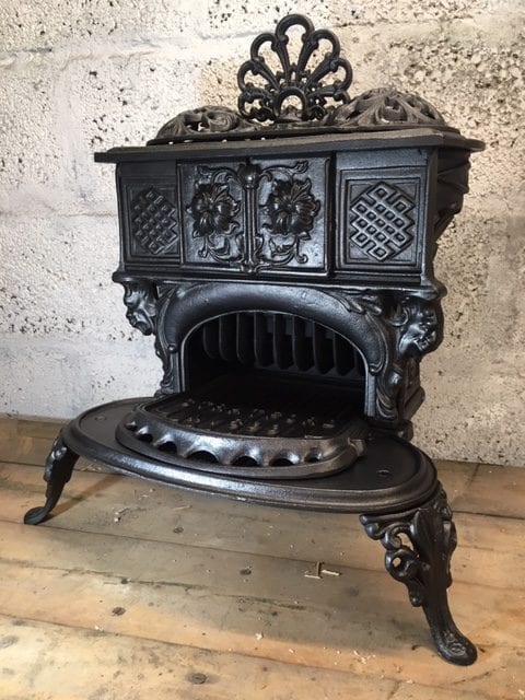 Queen ‘Queenie’ stove restored